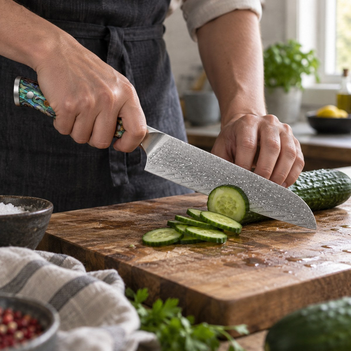 Couteau santoku 18 cm – Damas Classique - santoku damas classique abalone pearl 4 utilisation
