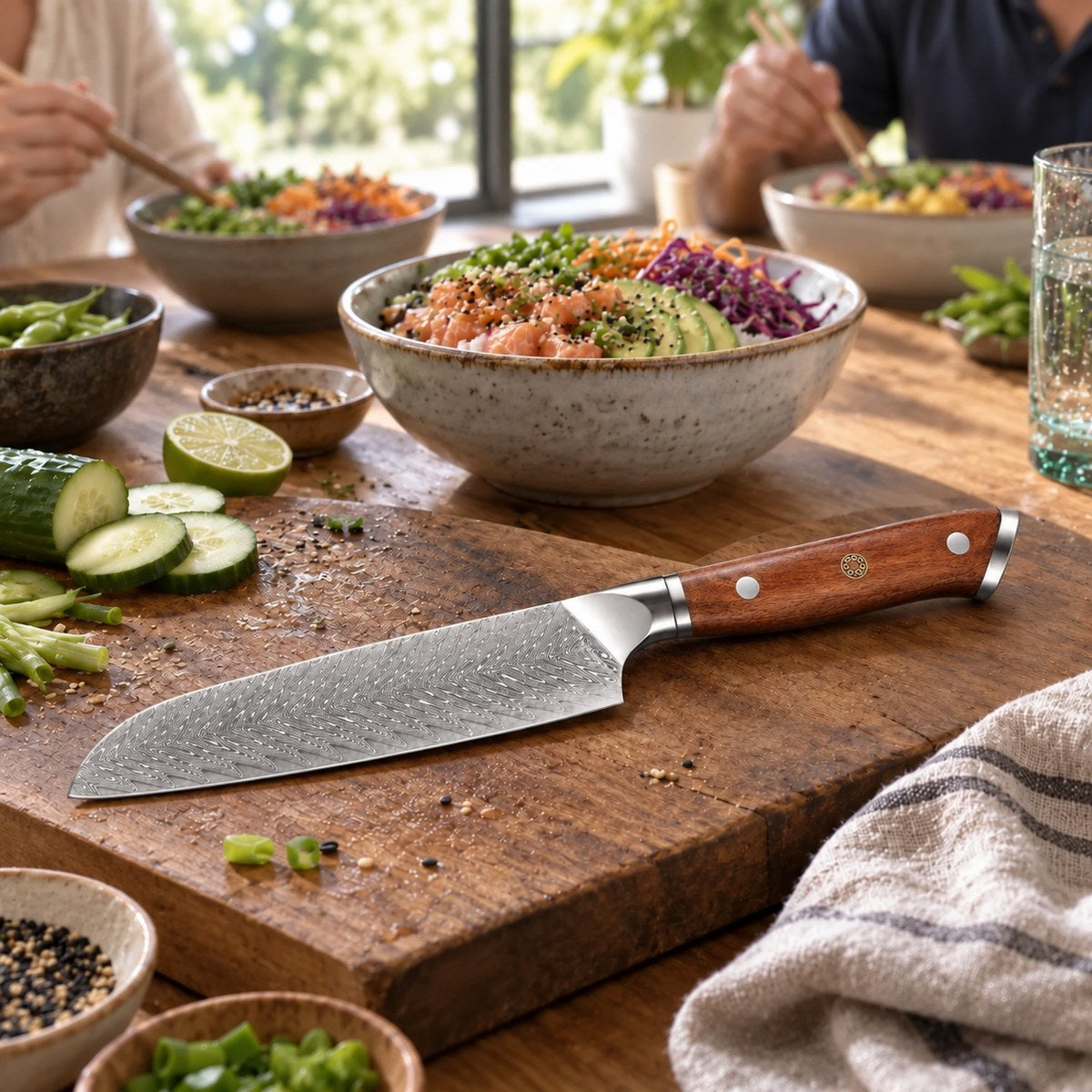Couteau santoku 18 cm – Damas Classique - santoku damas classique forest 5 lifestyle